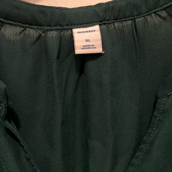 Green Top - Picture 3 of 3